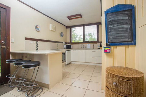 'Banksia 7' Marine Parade - Accommodation QLD 1