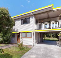 'Beach Break 1' 1/10 Lionel Street - upstairs unit with Aircon - Accommodation QLD