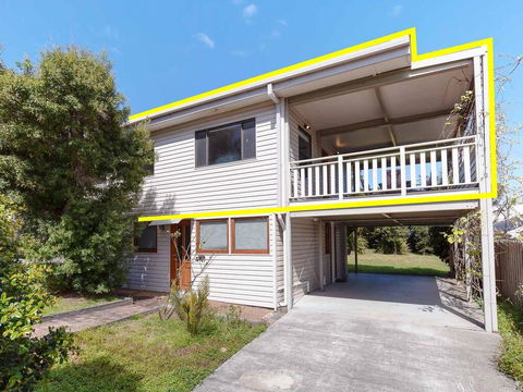 'Beach Break 1', 1/10 Lionel Street - Upstairs Unit With Aircon - Accommodation QLD 0