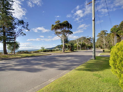 'Beachside' Shoal Bay, Unit 4 - Accommodation QLD 3
