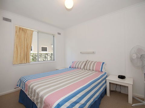 'Beachside' Shoal Bay, Unit 4 - Accommodation QLD 2