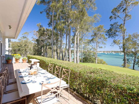 'Corlette Waterfront', 2/44 Danalene Parade - Waterfront Luxury, WIFI, Aircon, Boat Parking - Accommodation QLD 1