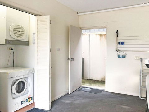 'Dutchies Vista' 1/45 Christmas Bush Ave - Ground Floor Duplex With Stunning Water Views - Accommodation QLD 2