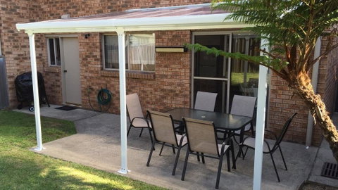 'Lighthouse Palms' - Accommodation QLD 0