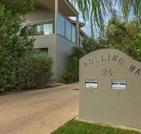 'Rolling Waves 2' on Ocean Drive - Accommodation QLD