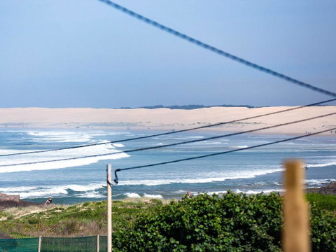 'Walk On Birubi', 1/40 Ocean Ave - Pet Friendly, WIFI, Boat Parking & Water Views - Accommodation QLD 0
