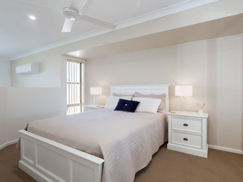 'Walk On Birubi', 1/40 Ocean Ave - Pet Friendly, WIFI, Boat Parking & Water Views - Accommodation QLD 2