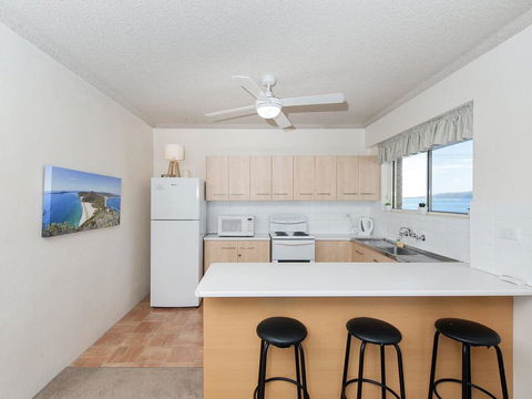1 'Shoal Towers', 11 Shoal Bay Road - Fantastic Unit Across The Road From Beach - Accommodation QLD 2