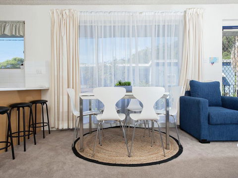 1 'Shoal Towers', 11 Shoal Bay Road - Fantastic Unit Across The Road From Beach - Accommodation QLD 1