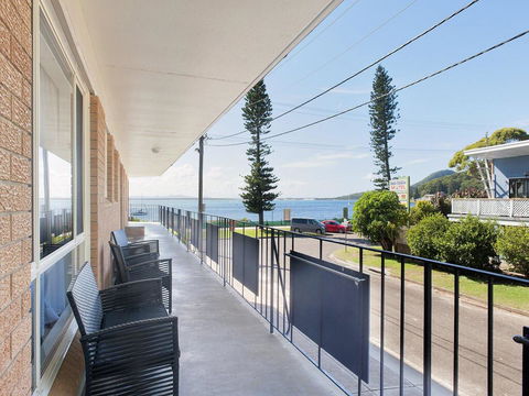 1 'Shoal Towers', 11 Shoal Bay Road - Fantastic Unit Across The Road From Beach - Accommodation QLD 0