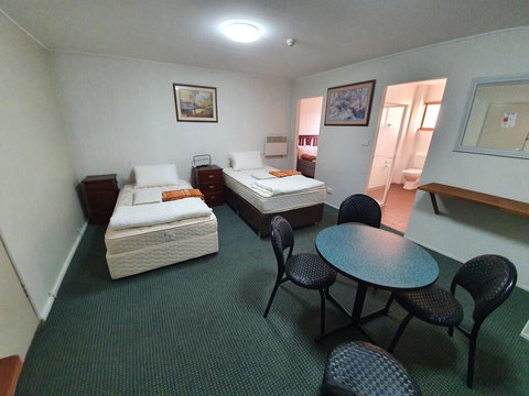 1 Lakeview Plaza - Accommodation QLD 0