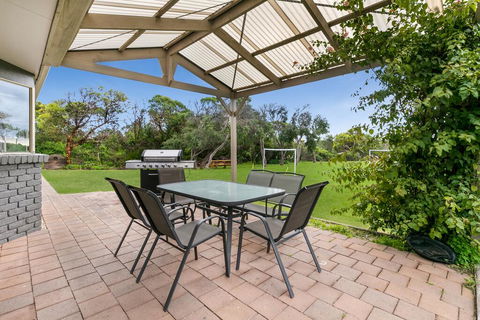 1 Oak - Rye Back Beach Accommodation - Accommodation QLD 2