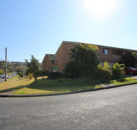 1/2 Brunswick Avenue - Accommodation QLD