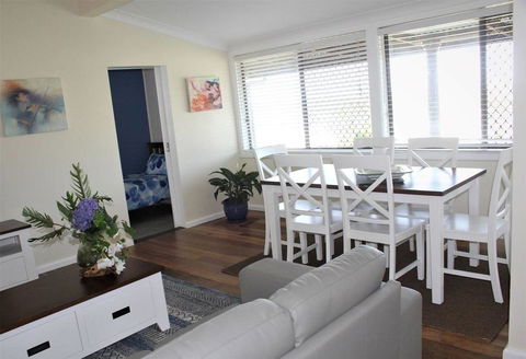 1/63 Wallace Street - Accommodation QLD 2