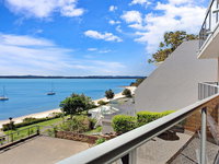 10 'Kiah' 53 Victoria Parade - Waterfront Views AIRCON and Close to the Marina.