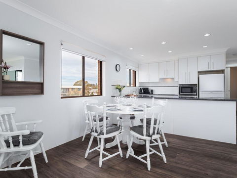 11 'Intrepid' , 3 Intrepid Close - Absolute Beachfront Bliss - Accommodation QLD 3