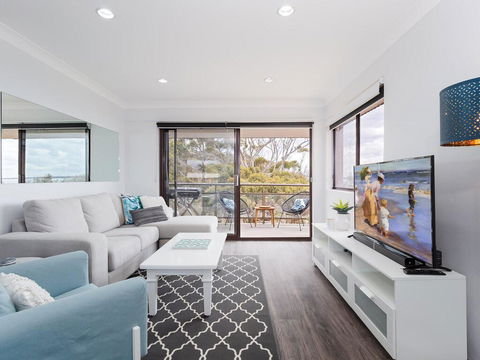 11 'Intrepid' , 3 Intrepid Close - Absolute Beachfront Bliss - Accommodation QLD 1