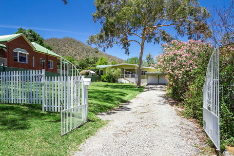 117 Fitzroy Street - Accommodation QLD 3