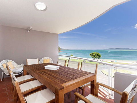 12 'Florentine' , 11 Columbia Close - WIFI, Aircon, Spectacular Views - Accommodation QLD 0