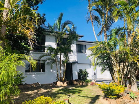 12 Cooloola Drive - Family Home, Close To Beach, Pet Friendly - Accommodation QLD 3