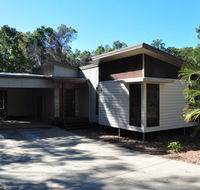 12 Satinwood Drive - Family home with swimming pool located in natural bushland and close to beach - Accommodation QLD
