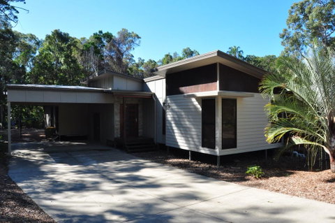 12 Satinwood Drive - Family Home With Swimming Pool Located In Natural Bushland And Close To Beach - Accommodation QLD 0