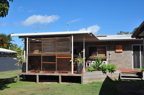 12 Zircon Street - Renovated Beach Shack With The Perfect Blend Of Comfort And Coastal Cool - Accommodation QLD 3