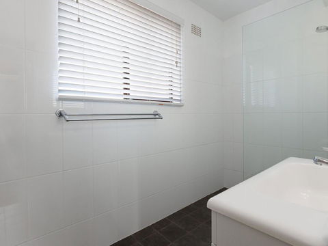 13 'INTREPID', 3 INTREPID CL - FANTASTIC UNIT WITH STUNNING WATER VIEWS - Accommodation QLD 2