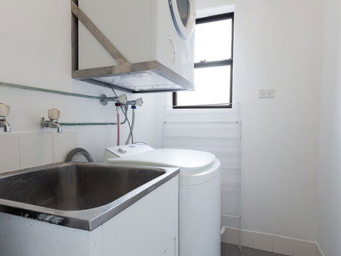 13 'INTREPID', 3 INTREPID CL - FANTASTIC UNIT WITH STUNNING WATER VIEWS - Accommodation QLD 1