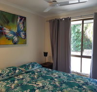 13 Coora Court - Sleeps 6 pool air con pets - Accommodation QLD