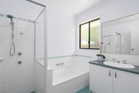 13 Orania Court, Rainbow Shores - Pool, Sleeps 8, Air Conditioning, Fire Pit - Accommodation QLD 1