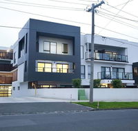 136 Light-filled Homely Box Hill Apt 2Bed2BathFreeParking - Accommodation QLD