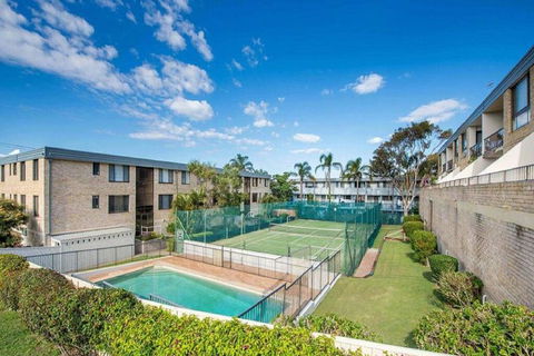 14 'THE DUNES', 38 MARINE DR - LARGE UNIT WITH POOL, TENNIS COURT AND DIRECTLY ACROSS FROM FINGAL - Accommodation QLD 0
