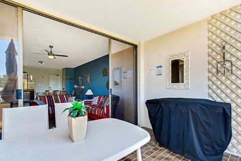 14 'THE DUNES', 38 MARINE DR - LARGE UNIT WITH POOL, TENNIS COURT AND DIRECTLY ACROSS FROM FINGAL - Accommodation QLD 1