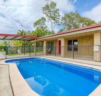 14 Double Island Drive - Rainbow Beach Large Holiday House with PoolPets Welcome Free Wi-Fi - Accommodation QLD