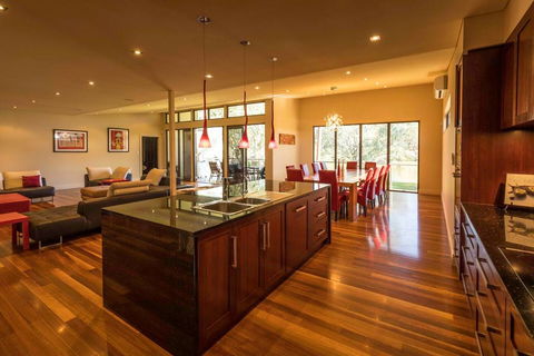 141 Providence Drive, Bowhill - Accommodation QLD 2