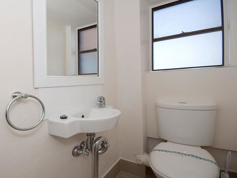 15 'Intrepid', 3 Intrepid Close - Right On The Beachfront - Accommodation QLD 2