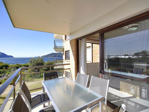 15 'Intrepid', 3 Intrepid Close - Right On The Beachfront - Accommodation QLD 0