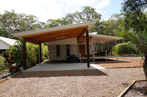 15 Esprit Drive - Rainbow Shores, Gorgeous, Modern Beach House - Accommodation QLD 3