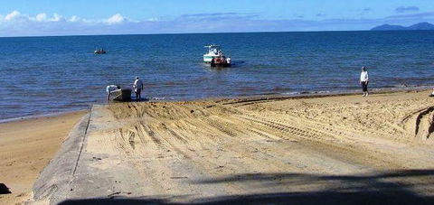 15 Robert Johnstone Parade - Accommodation QLD 2