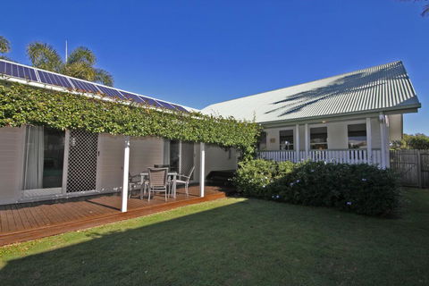 16 Beachway Pde, Marcoola: Linen Incl, WiFi, Pet Friendly, A/Cond. 500 BOND - Accommodation QLD 1