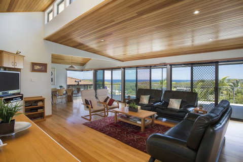 17 Canberra Crescent - Prestige Views At Burrill Lake - Accommodation QLD 0