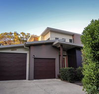17 Naiad Court - Modern open plan family home with covered outdoor area and double lock-up garage - Accommodation QLD
