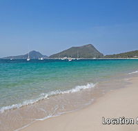 18 'Shoal Bay Beach Apartments' - fantastic air conditioned unit with a pool  lift - Accommodation QLD