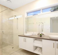18 on Rayner - swish apartment Myrtleford - Accommodation QLD