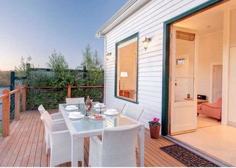 1880s Kananook Boutique Historic Luxury Apartment FSC Private Villa Bairnsdale - Accommodation QLD 0