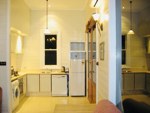 1880s Kananook Boutique Historic Luxury Apartment FSC Private Villa Bairnsdale - Accommodation QLD 2