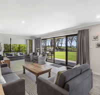19 'Bay Parklands' 2 Gowrie Avenue - ground floor renovated unit with water views  WIFI - Accommodation QLD