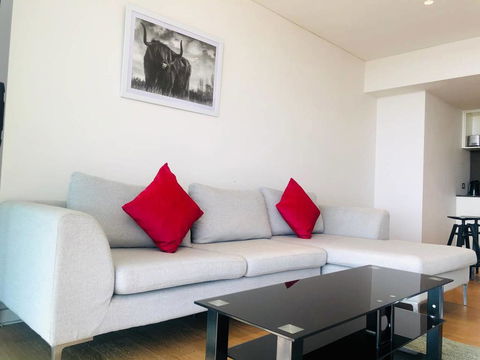 1Bed 1Study Apt With City View &NEW YEAR Firework - Accommodation QLD 3
