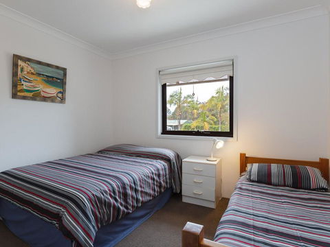 2 'Carindale', 19-23 Dowling Street - Pool, Tennis Court, Close To Town - Accommodation QLD 2
